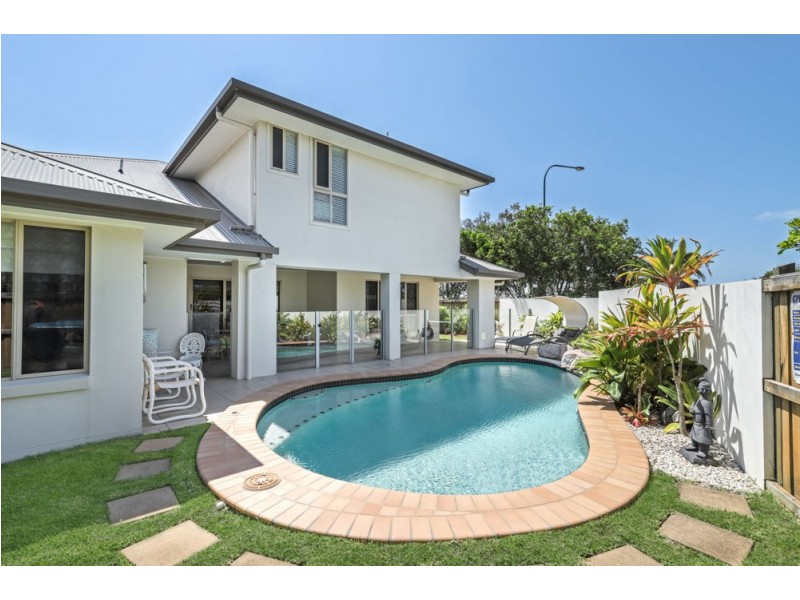 1 Bellanboe Circuit, Pelican Waters QLD 4551