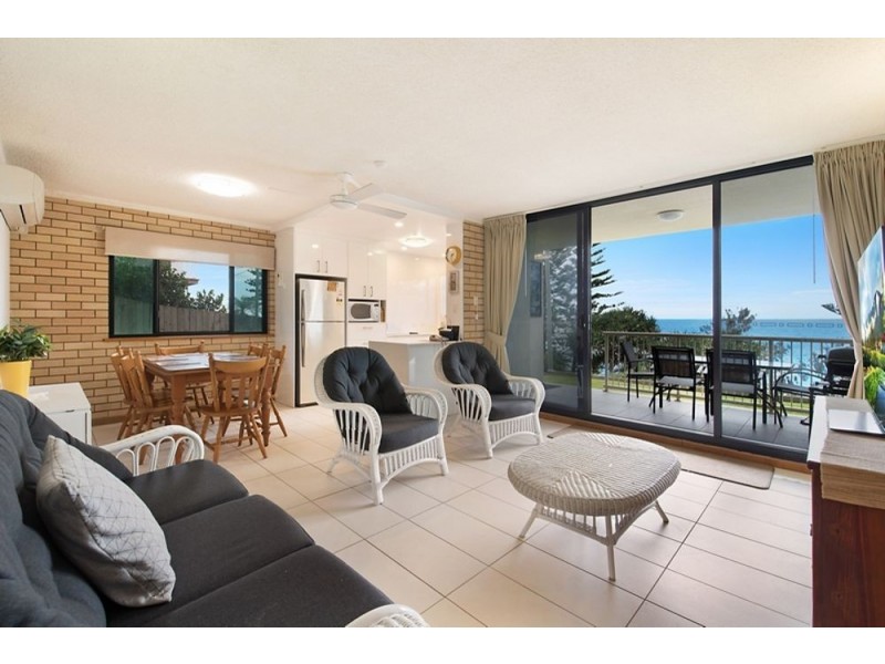 2/47 Victoria Terrace, Kings Beach QLD 4551