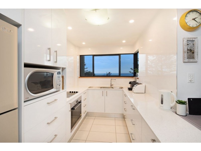 2/47 Victoria Terrace, Kings Beach QLD 4551