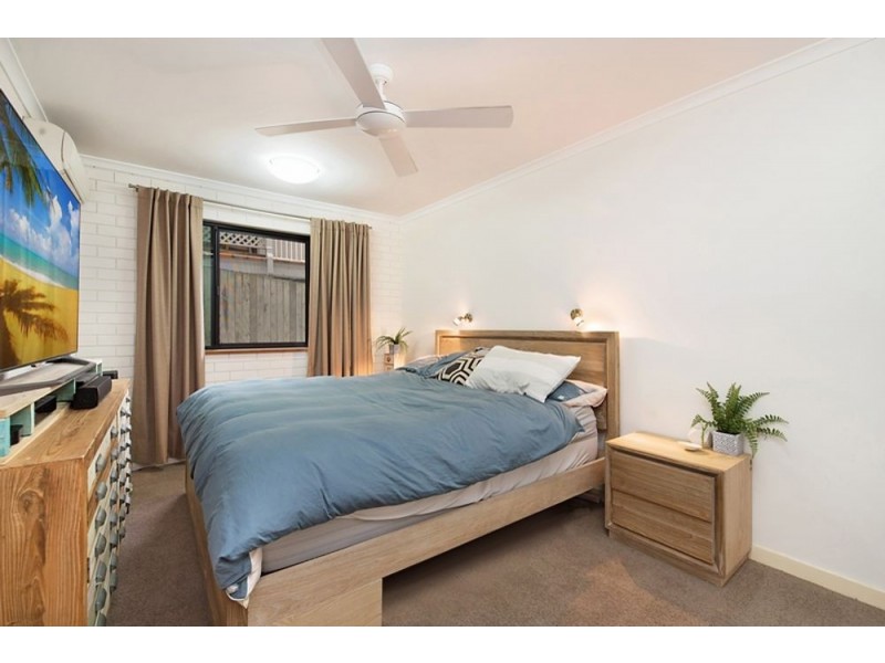 2/47 Victoria Terrace, Kings Beach QLD 4551