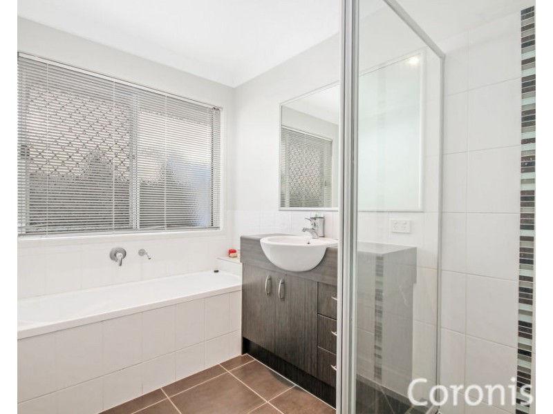 7 Sunrise Terrace, Little Mountain QLD 4551