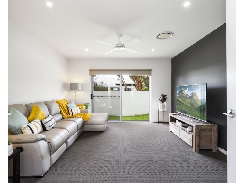 77 Sovereign Circuit, Pelican Waters QLD 4551