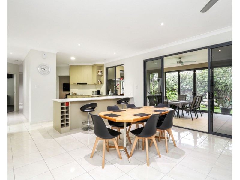 6 Ballinger Place, Pelican Waters QLD 4551