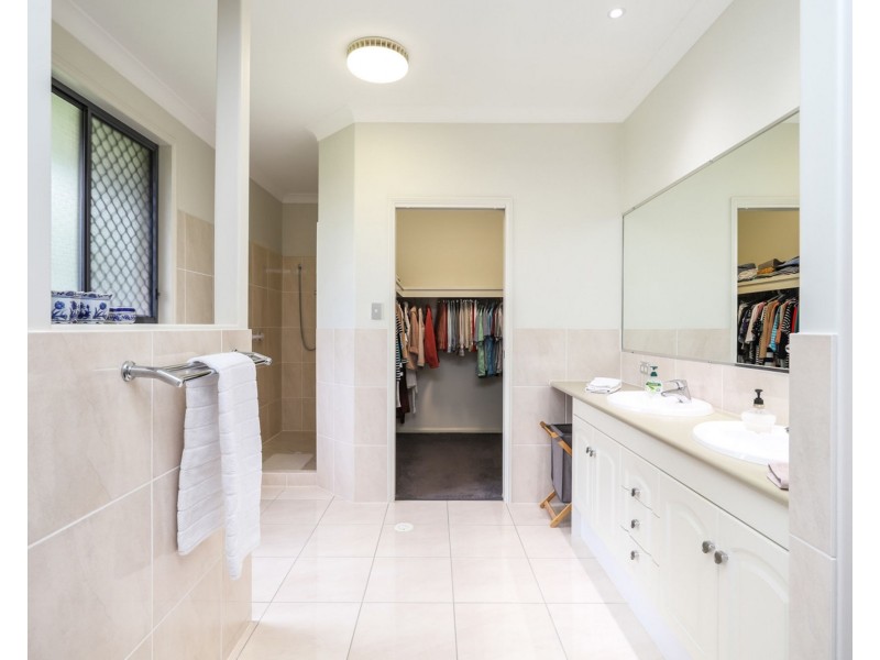 6 Ballinger Place, Pelican Waters QLD 4551