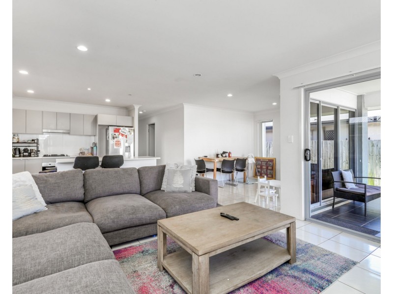 106 Creekwood Avenue, Meridan Plains QLD 4551