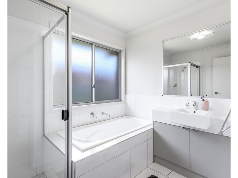 106 Creekwood Avenue, Meridan Plains QLD 4551