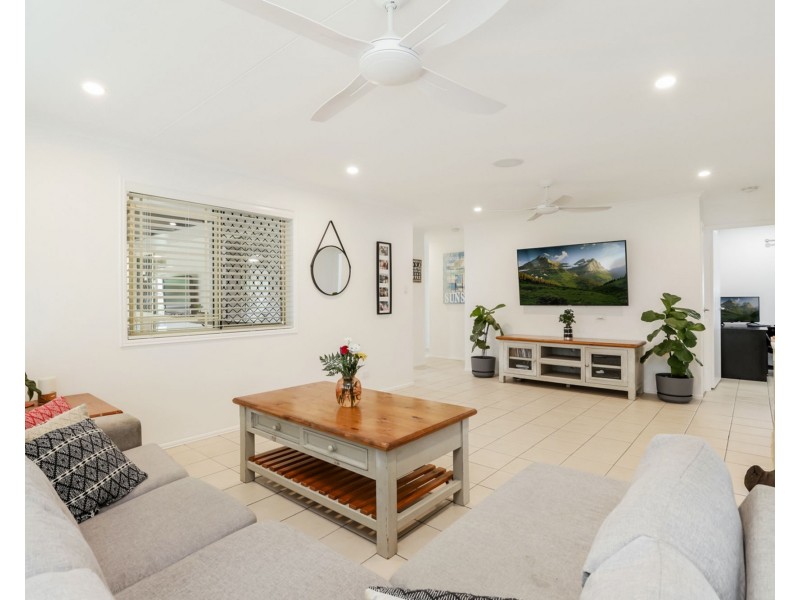 31 Homestead Drive, Little Mountain QLD 4551