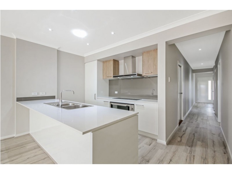 33 Samuel Walker Street, Caloundra West QLD 4551