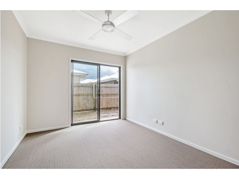 33 Samuel Walker Street, Caloundra West QLD 4551