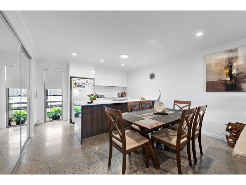 2/15 Amber Drive, Caloundra West QLD 4551