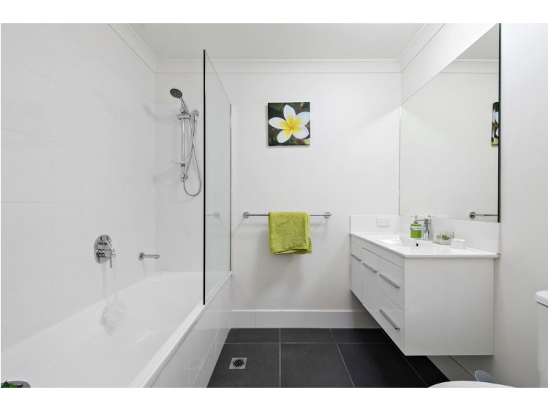 2/15 Amber Drive, Caloundra West QLD 4551
