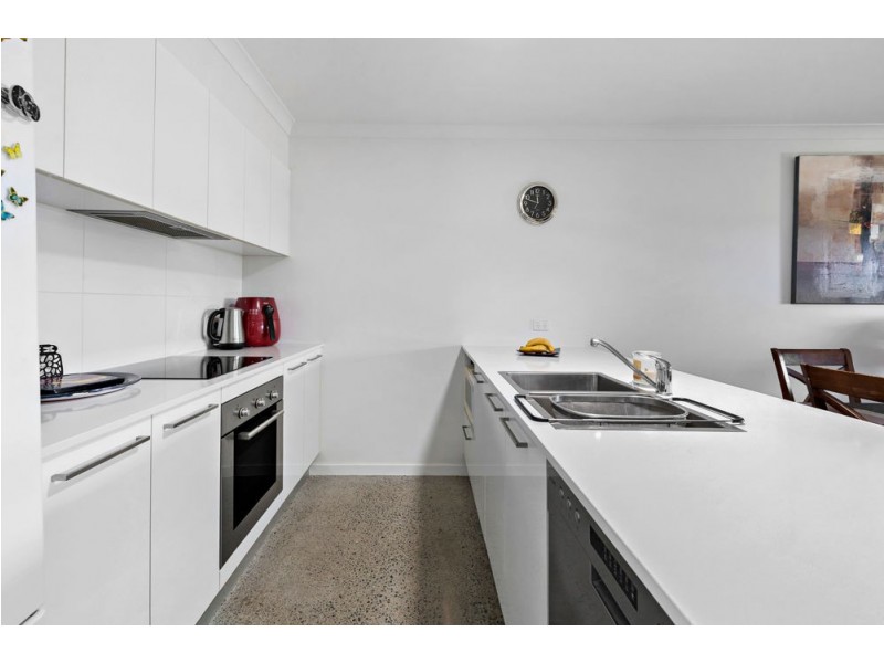 2/15 Amber Drive, Caloundra West QLD 4551