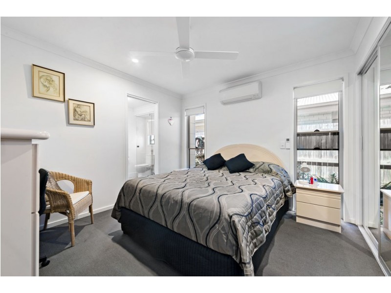 2/15 Amber Drive, Caloundra West QLD 4551