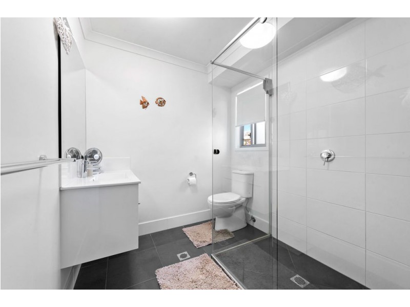 2/15 Amber Drive, Caloundra West QLD 4551