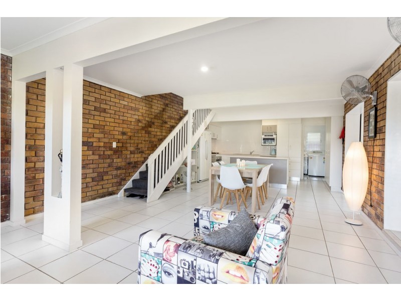 2/1e Hill Street, Currimundi QLD 4551