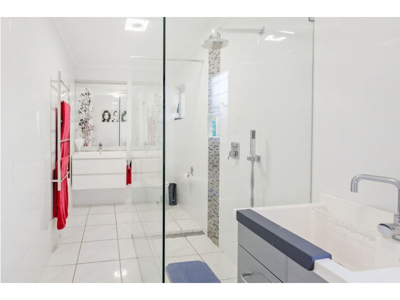 2/1e Hill Street, Currimundi QLD 4551