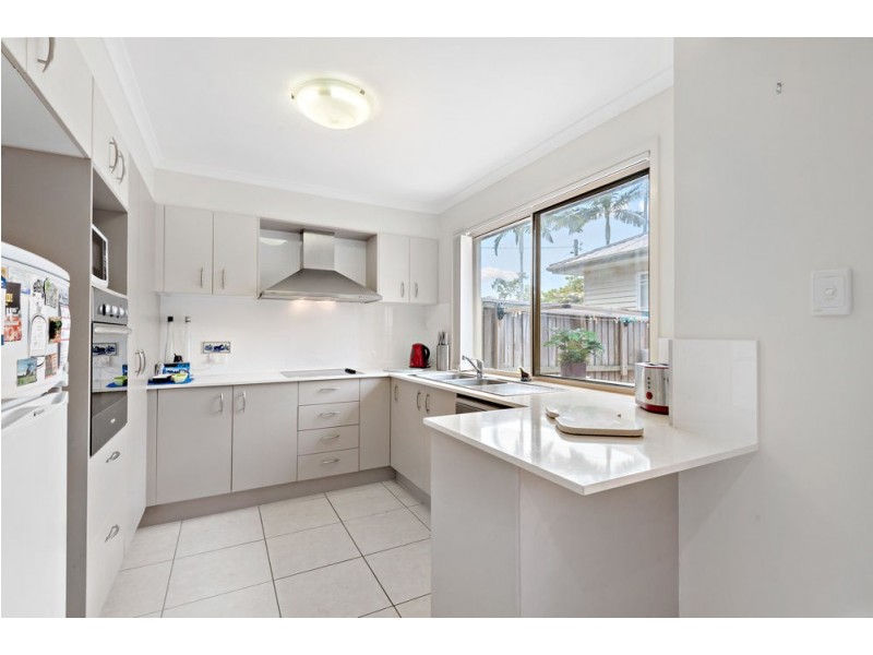 2/13 Osterley Avenue, Caloundra QLD 4551