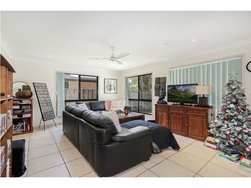 32 Gallery Place, Little Mountain QLD 4551