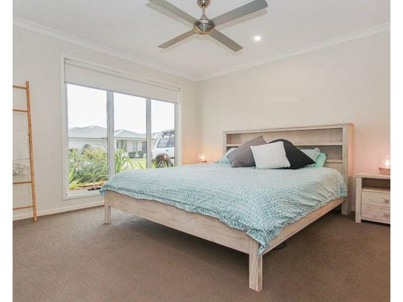 4 Lime Crescent, Caloundra West QLD 4551