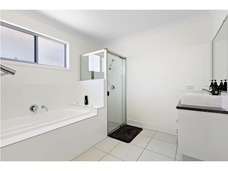 14 Parkview Drive, Little Mountain QLD 4551