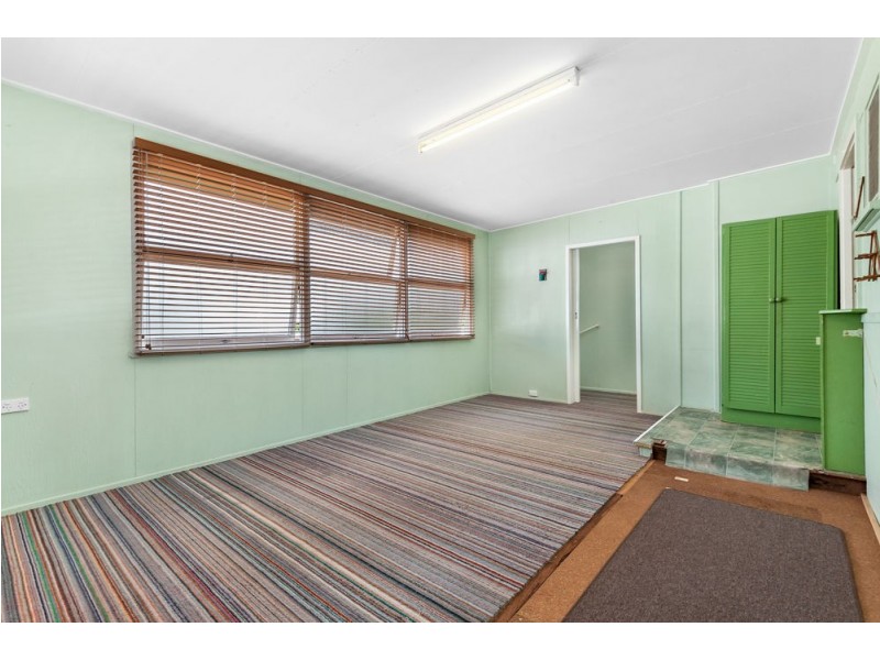 20 Kennedy Parade, Golden Beach QLD 4551