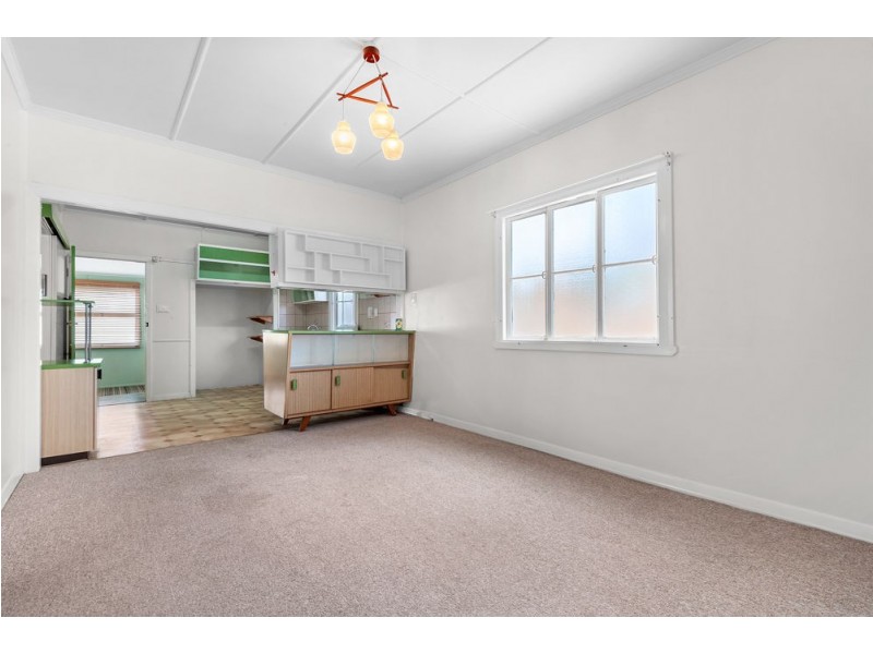 20 Kennedy Parade, Golden Beach QLD 4551