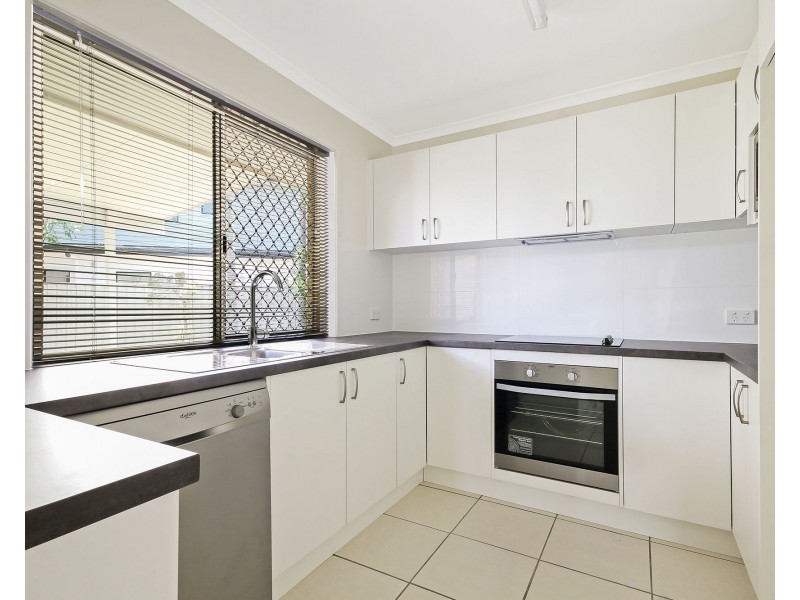 16 Ilaroo Crescent, Warana QLD 4575