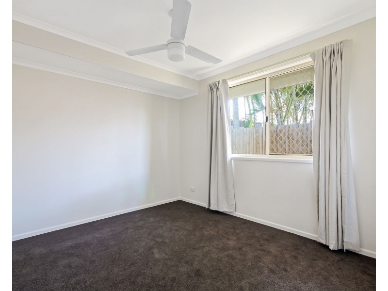 16 Ilaroo Crescent, Warana QLD 4575