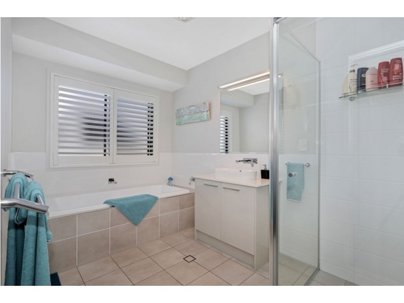 53 Macintyre Crescent, Pelican Waters QLD 4551