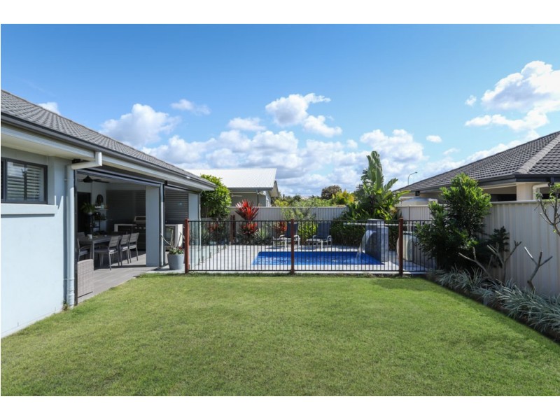 53 Macintyre Crescent, Pelican Waters QLD 4551