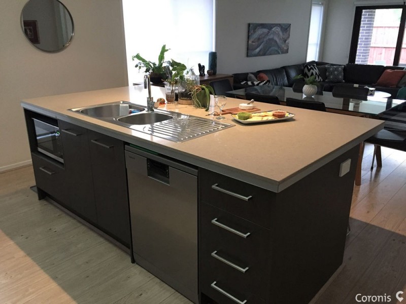 27 Sunshine Crescent, Caloundra West QLD 4551