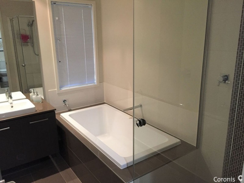 27 Sunshine Crescent, Caloundra West QLD 4551