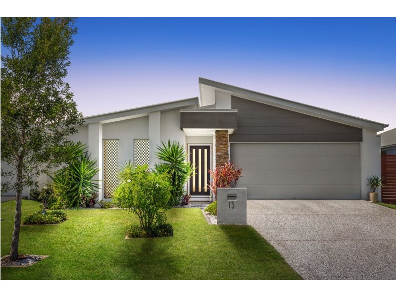 15 MacIntyre Crescent, Pelican Waters QLD 4551