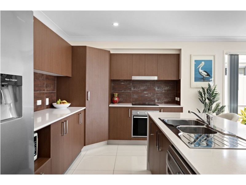 15 MacIntyre Crescent, Pelican Waters QLD 4551