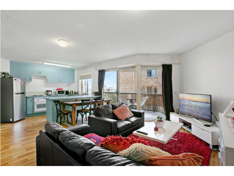 4/60 Lower Gay Terrace, Caloundra QLD 4551