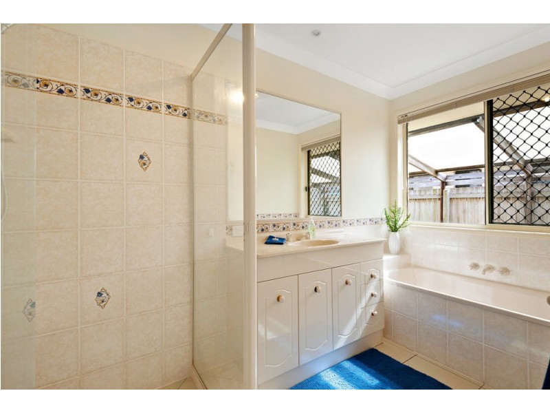 6 Maloney Place, Pelican Waters QLD 4551