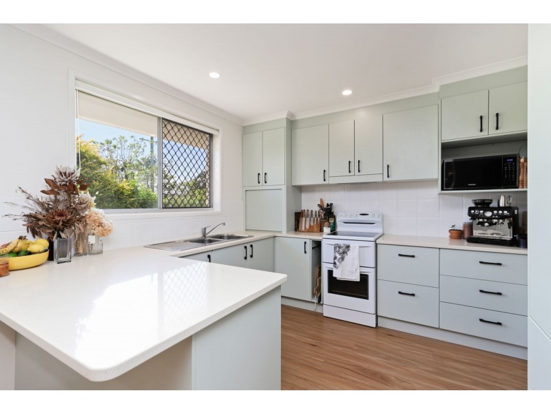 10 Browning Boulevard, Battery Hill QLD 4551