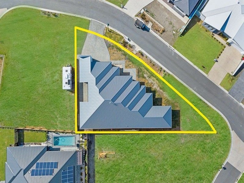 18 Waderbird Crescent, Pelican Waters QLD 4551