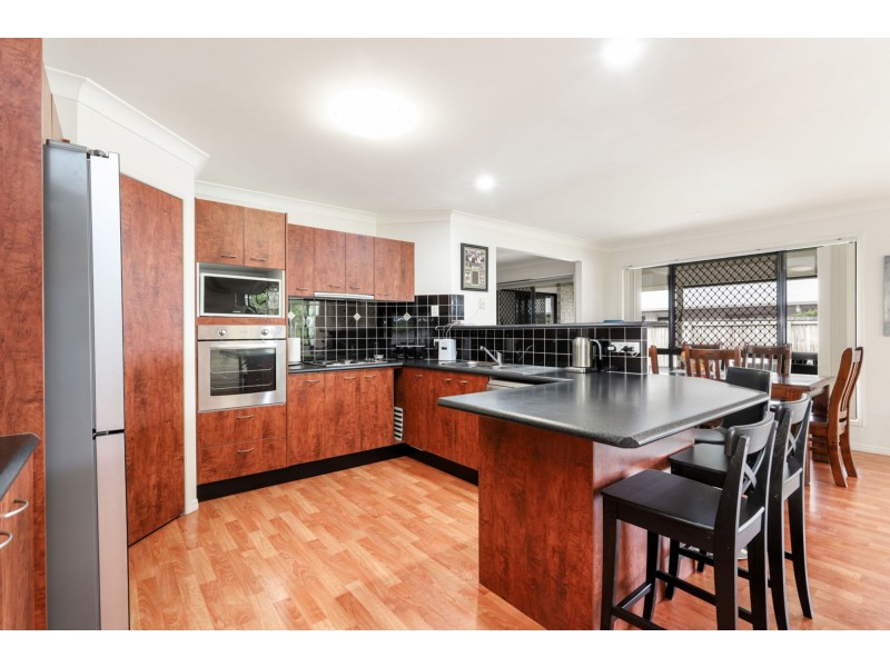 15 Anglia Place, Little Mountain QLD 4551