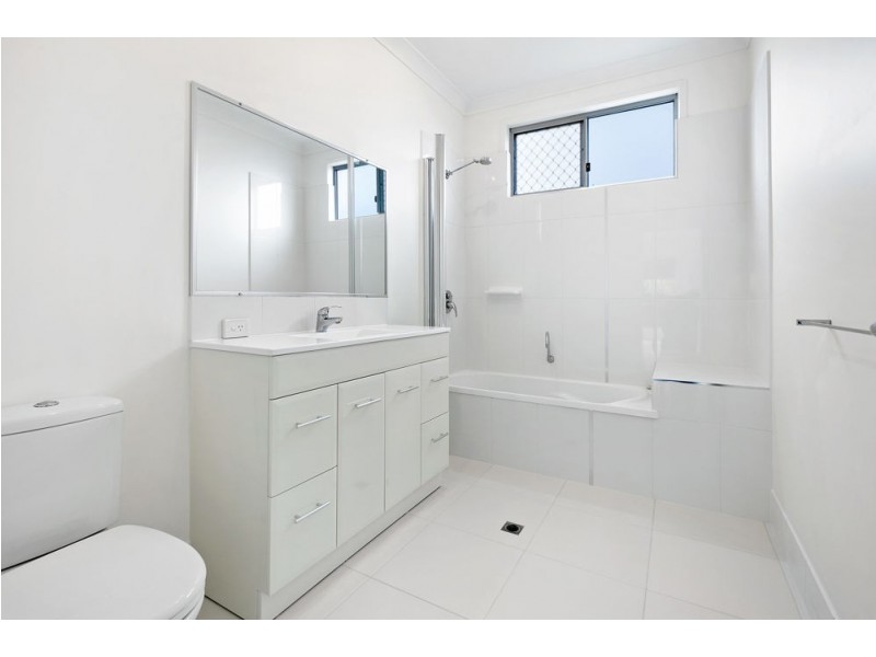 30 Crater Street, Caloundra West QLD 4551