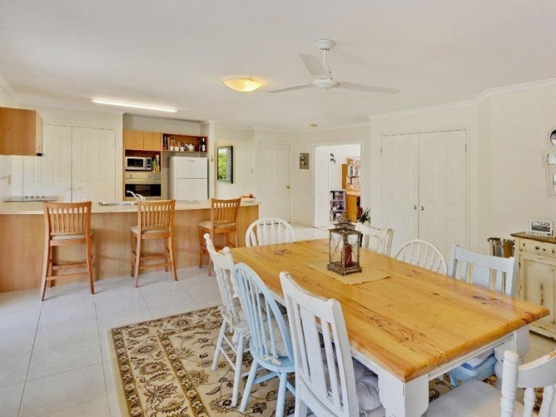 15 Hillside Court, Little Mountain QLD 4551