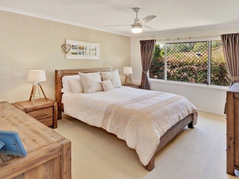 15 Hillside Court, Little Mountain QLD 4551
