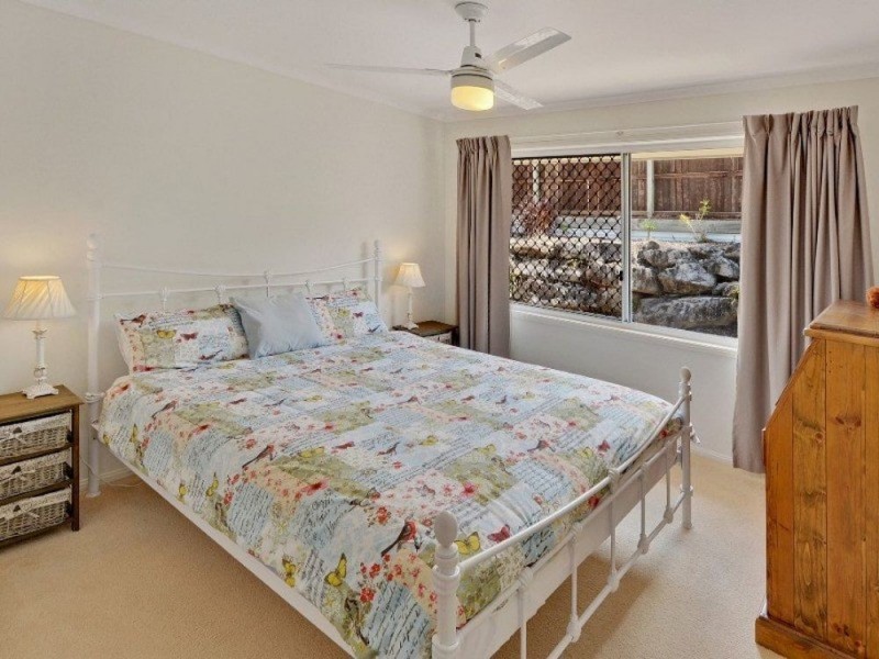 15 Hillside Court, Little Mountain QLD 4551