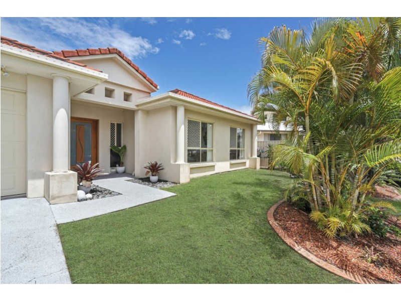 18 Campbellville Circuit, Pelican Waters QLD 4551