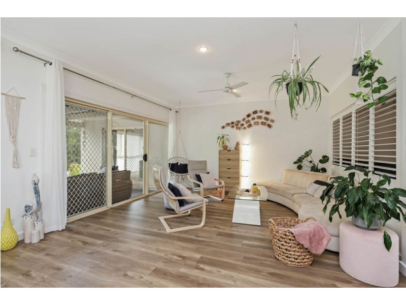 18 Campbellville Circuit, Pelican Waters QLD 4551