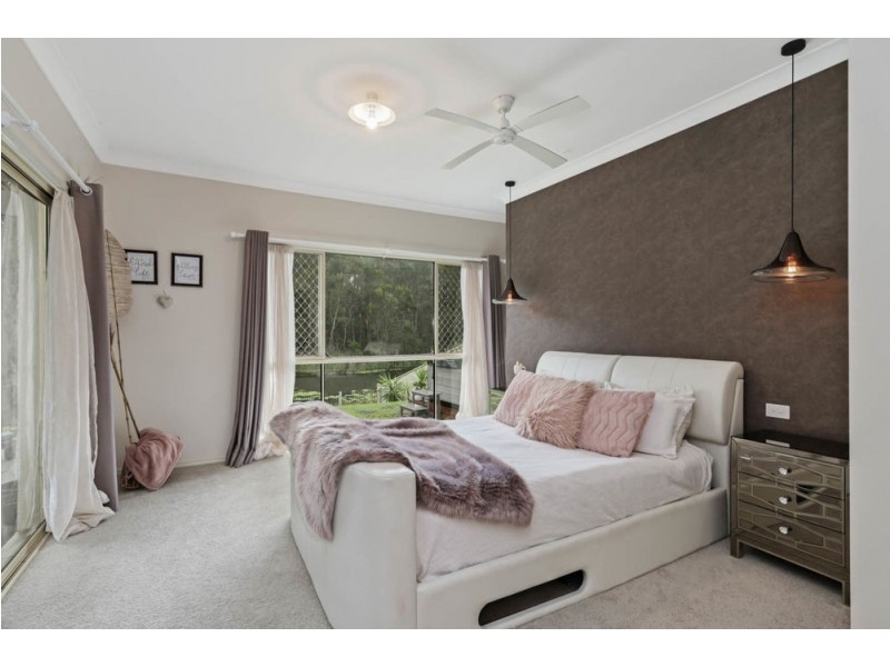 18 Campbellville Circuit, Pelican Waters QLD 4551