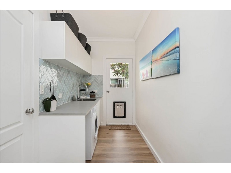 18 Campbellville Circuit, Pelican Waters QLD 4551