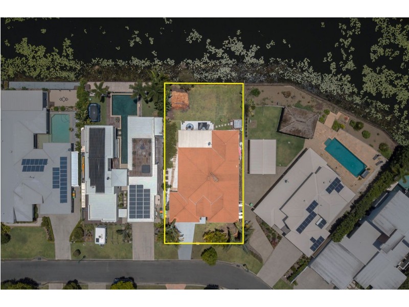 18 Campbellville Circuit, Pelican Waters QLD 4551