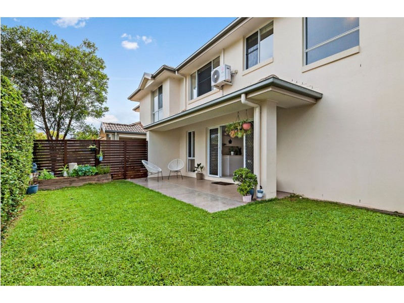 1/15 Liekefett Way, Little Mountain QLD 4551