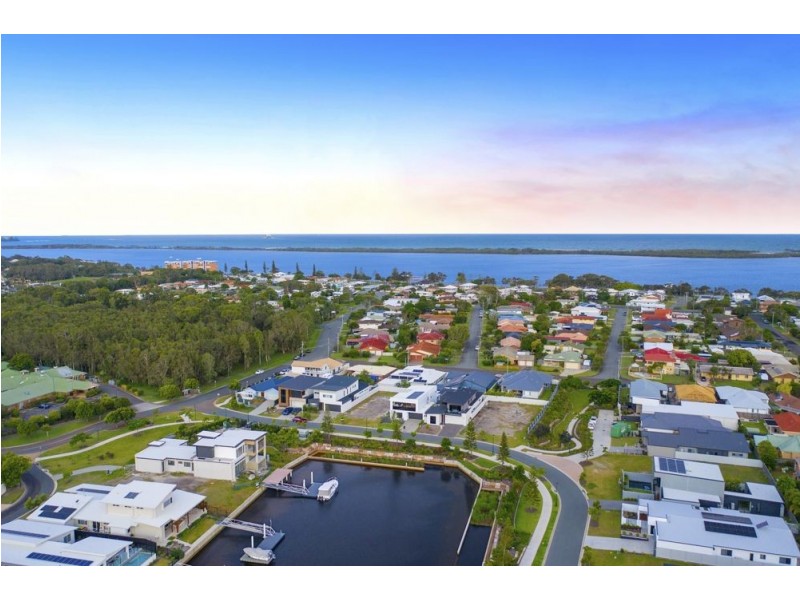 9 Marina View Drive, Pelican Waters QLD 4551